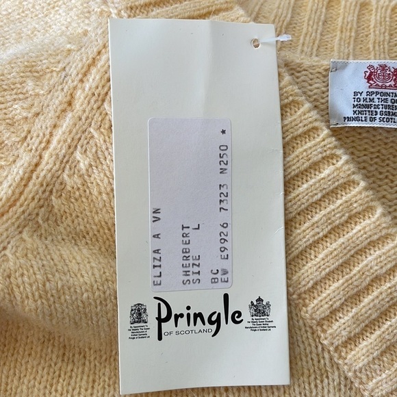 Vintage women’s yellow Pringle 100% wool sweater - NWT - size large - Picture 3 of 6